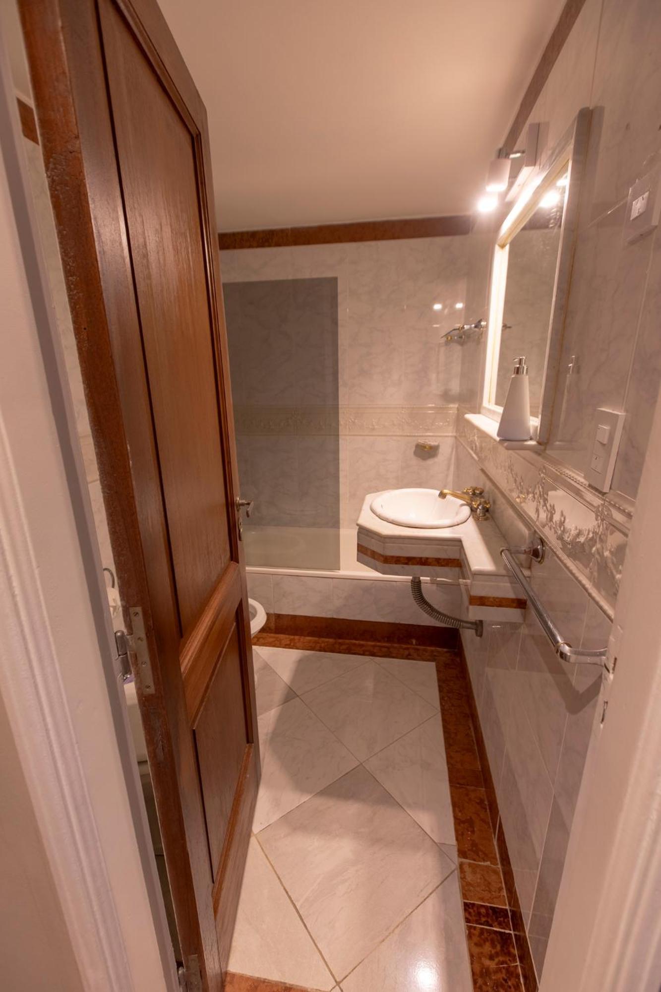 El Misti Coliving Obelisco Hotel บัวโนสไอเรส ภายนอก รูปภาพ